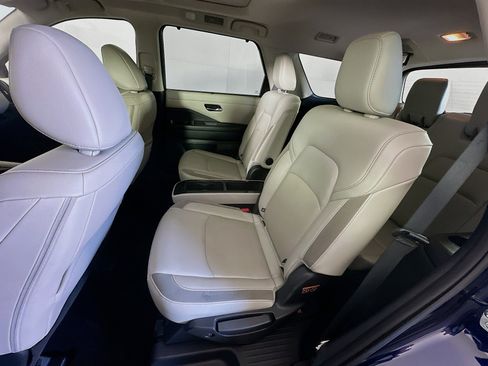 Used 2024 Nissan Pathfinder SL w/ SL Premium Package image 30