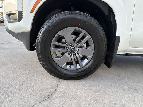 New 2026 Nissan Frontier SV image 9