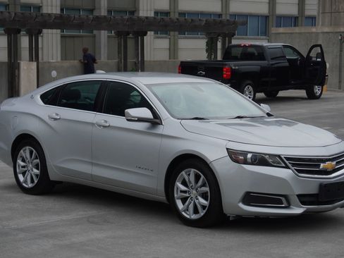 Used 2016 Chevrolet Impala LT image 15
