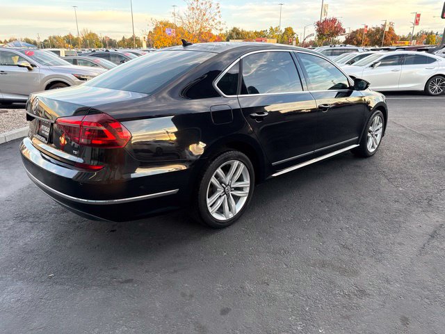 Used 2017 Volkswagen Passat 1.8T SE FWD image 6