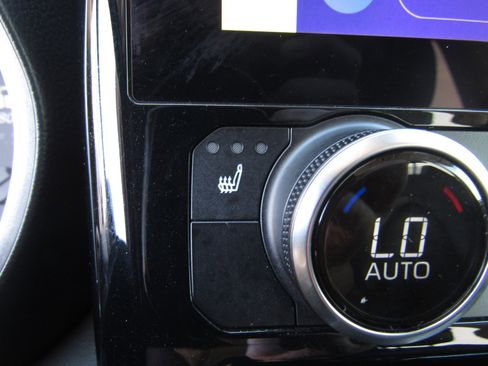 Used 2023 Toyota Highlander L image 23