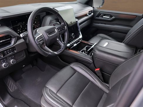 Used 2025 GMC Yukon Denali image 10