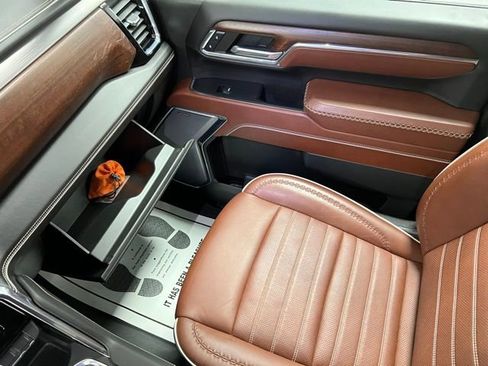 Used 2024 GMC Sierra 3500 Denali Ultimate image 40