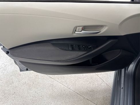 Used 2020 Toyota Corolla LE image 39