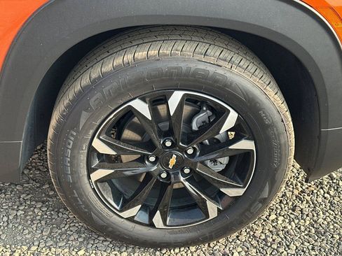Used 2023 Chevrolet TrailBlazer LT w/ Convenience Package FWD image 4