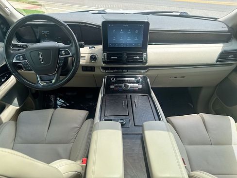 Used 2020 Lincoln Navigator Reserve w/ Luxury Package AWD/4WD image 24