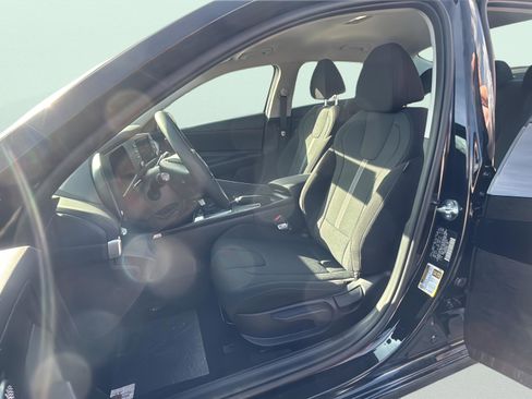 New 2026 Hyundai Elantra SE image 20