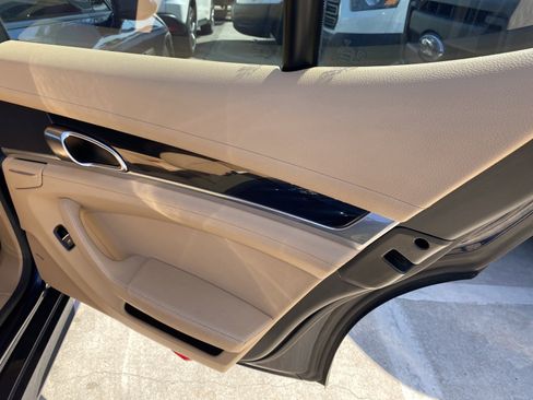 Used 2014 Porsche Panamera 4 image 14