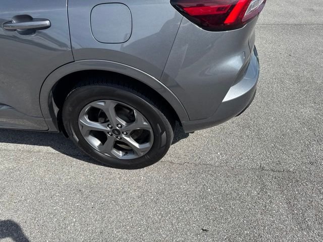Certified 2024 Ford Escape ST-Line AWD/4WD image 12
