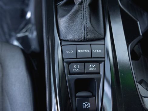 Certified 2025 Toyota Camry LE w/ Convenience Package image 18