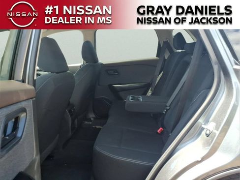 Used 2023 Nissan Rogue S AWD/4WD image 25
