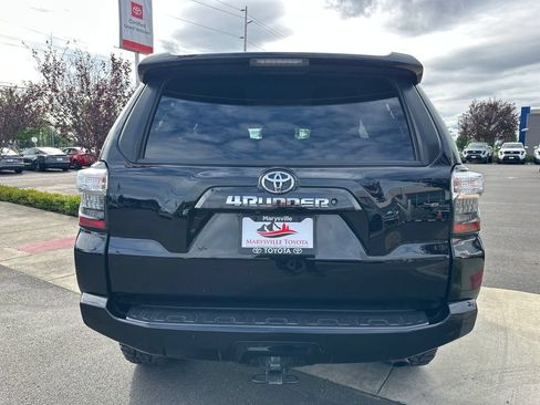 Used 2019 Toyota 4Runner SR5 AWD/4WD image 4
