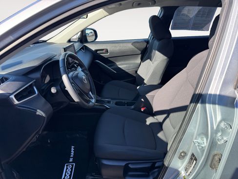Used 2024 Toyota Corolla Cross LE image 10
