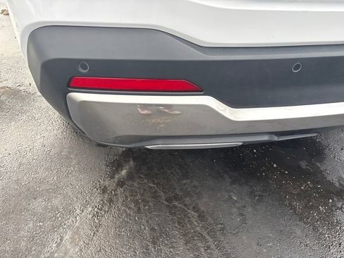 Used 2024 Kia Sorento S image 12