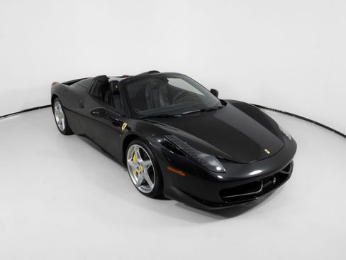 Used 2015 Ferrari 458 Spider RWD image 23