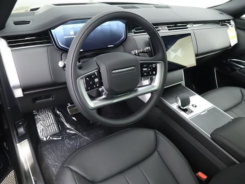 New 2026 Land Rover Range Rover SE image 9