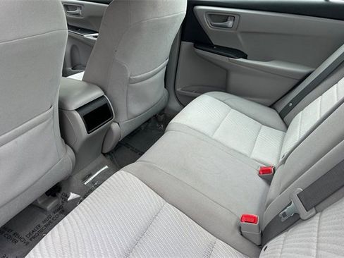Used 2016 Toyota Camry LE image 13