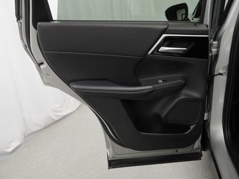 Used 2024 Mitsubishi Outlander SE image 44