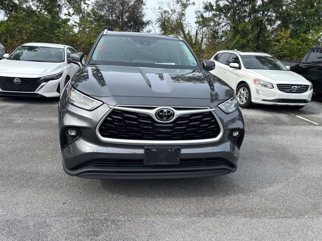 Used 2020 Toyota Highlander XLE AWD/4WD image 8