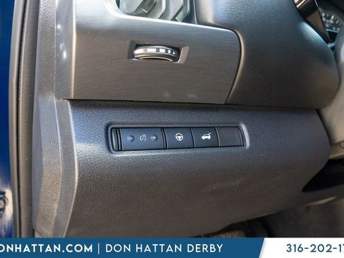 Used 2023 Nissan Pathfinder SL AWD/4WD image 14