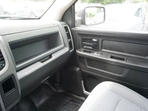 Used 2018 RAM 1500 Express w/ Express Value Package AWD/4WD image 18