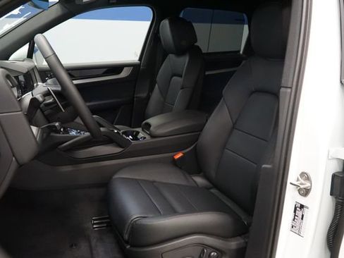 New 2026 Porsche Cayenne image 5