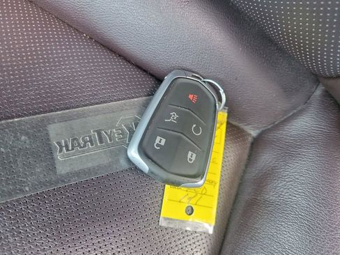 Used 2021 Cadillac XT6 Premium Luxury image 36