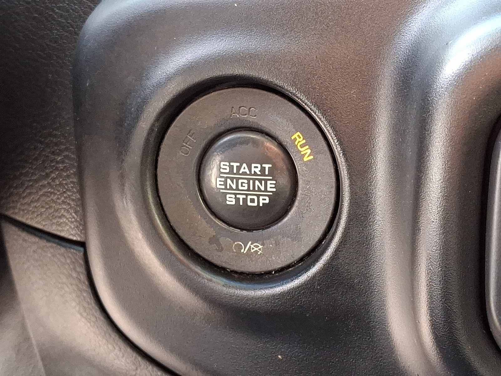 Used 2019 Jeep Wrangler Unlimited Sahara AWD/4WD image 22