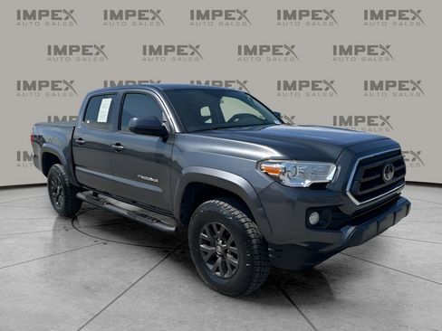 Used 2020 Toyota Tacoma SR5 RWD image 7