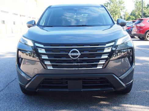 Used 2026 Nissan Rogue SV FWD image 2