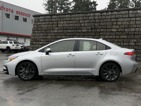 Certified 2025 Toyota Corolla SE image 2