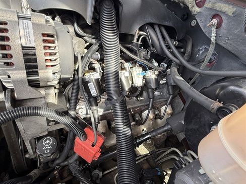 Used 2002 Chevrolet Suburban LS image 33