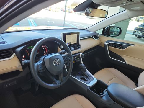 Certified 2025 Toyota RAV4 LE image 12