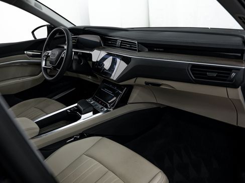 Certified 2024 Audi Q8 e-tron Premium Plus w/ Premium Plus Package AWD/4WD image 8