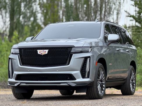 Used 2023 Cadillac Escalade V AWD/4WD image 3