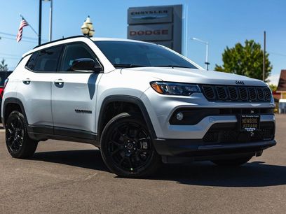 New 2025 Jeep Compass Latitude w/ Sun & Sound Group