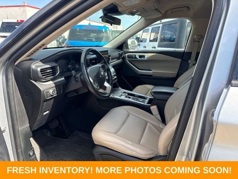 Used 2022 Ford Explorer XLT w/ Equipment Group 202A AWD/4WD image 8