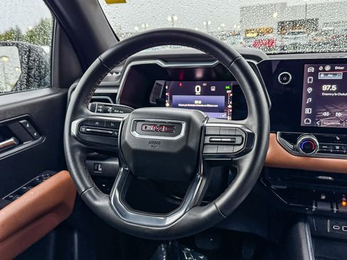 Used 2023 GMC Canyon AT4 image 15