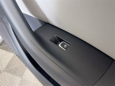 Used 2017 Audi Q3 2.0T Premium Plus w/ Premium Plus Package image 27