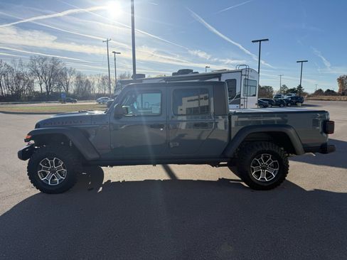 Used 2025 Jeep Gladiator Mojave w/ Convenience Group image 9