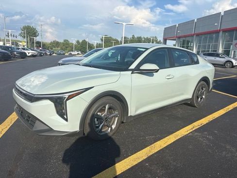 Used 2025 Kia K4 FWD image 3