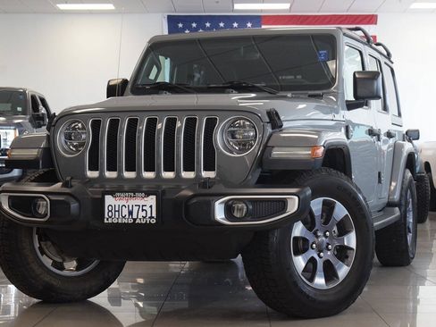 Used 2018 Jeep Wrangler Unlimited Sahara AWD/4WD image 3