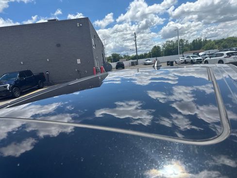 Used 2019 RAM 1500 Laramie AWD/4WD image 30
