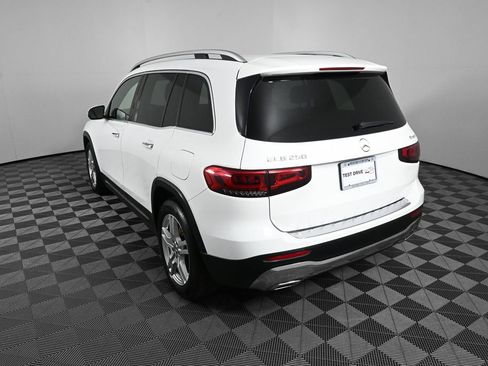 Certified 2022 Mercedes-Benz GLB 250 4MATIC image 4