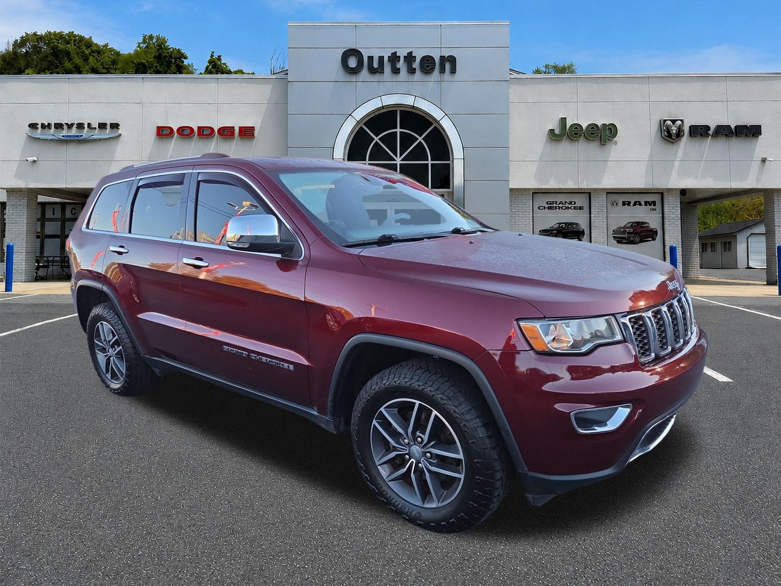 Certified 2017 Jeep Grand Cherokee Limited AWD/4WD image 1
