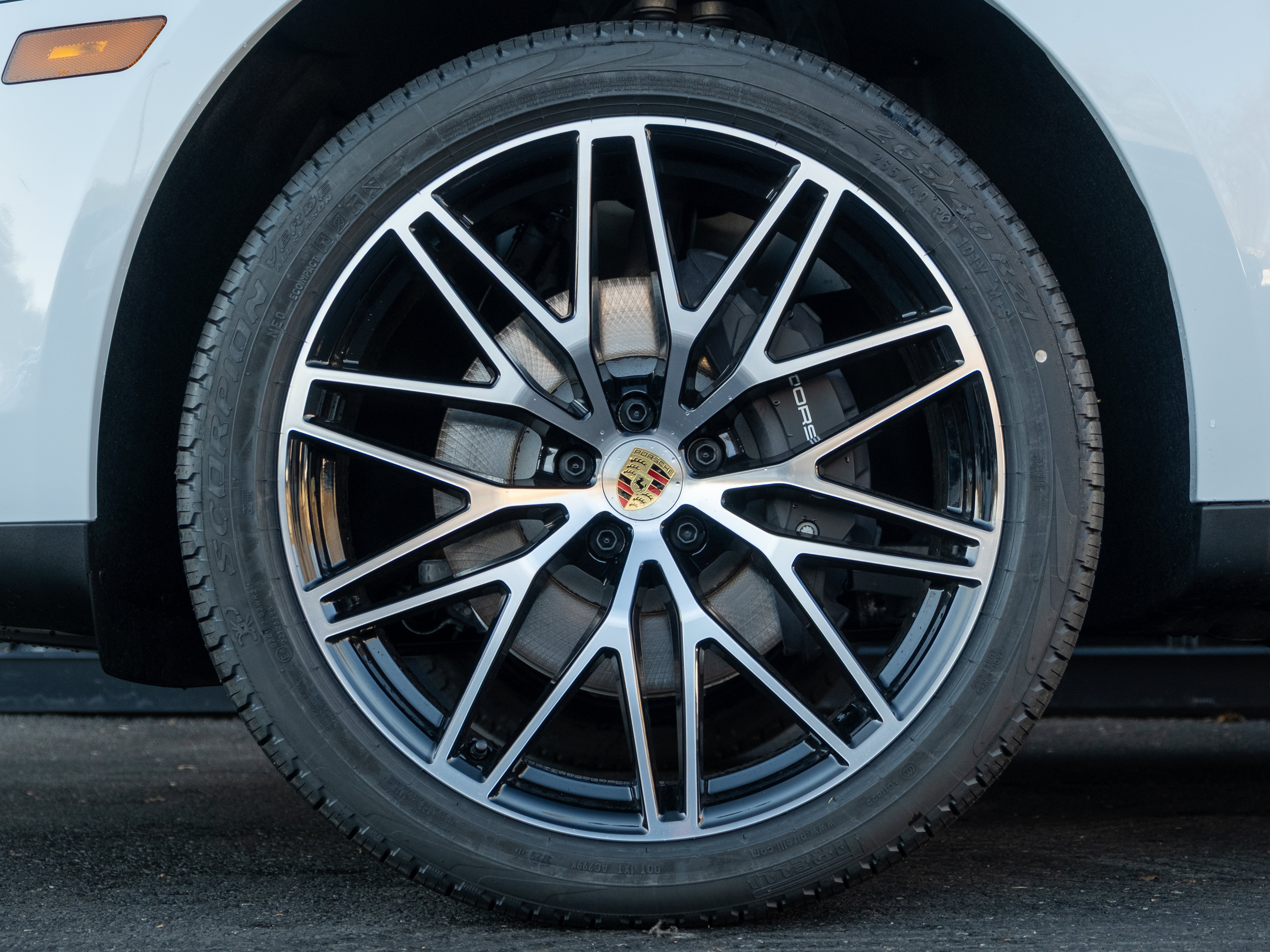 Certified 2026 Porsche Macan AWD/4WD image 12