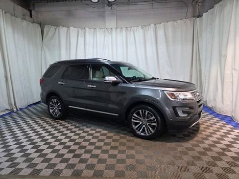 Used 2016 Ford Explorer Platinum image 2