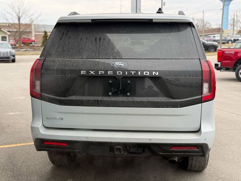 Used 2025 Ford Expedition Active image 4