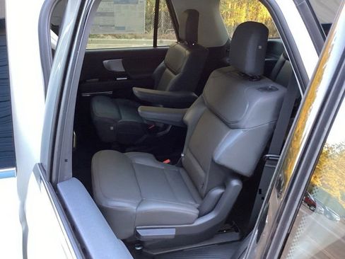 New 2025 Ford Expedition Active image 50