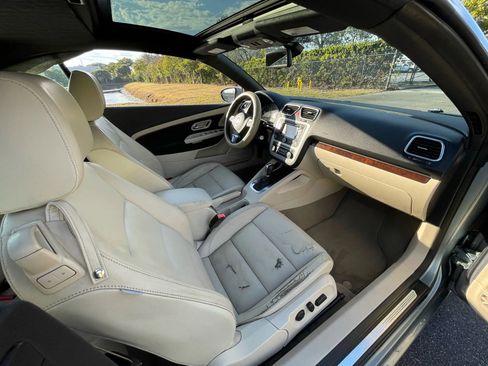 Used 2012 Volkswagen Eos Lux w/ Tech Pkg image 36